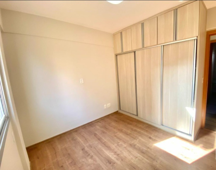 Apartamento à venda com 3 quartos, 117m² - Foto 9