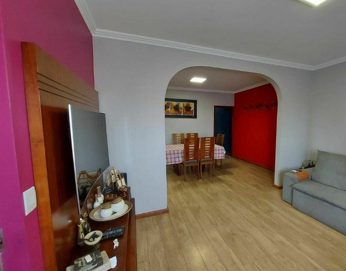 Casa à venda com 3 quartos, 280m² - Foto 1