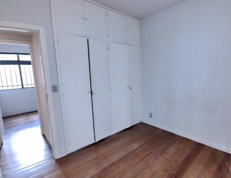 Apartamento à venda com 3 quartos, 87m² - Foto 3