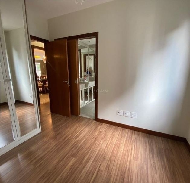 Apartamento à venda com 4 quartos, 197m² - Foto 12