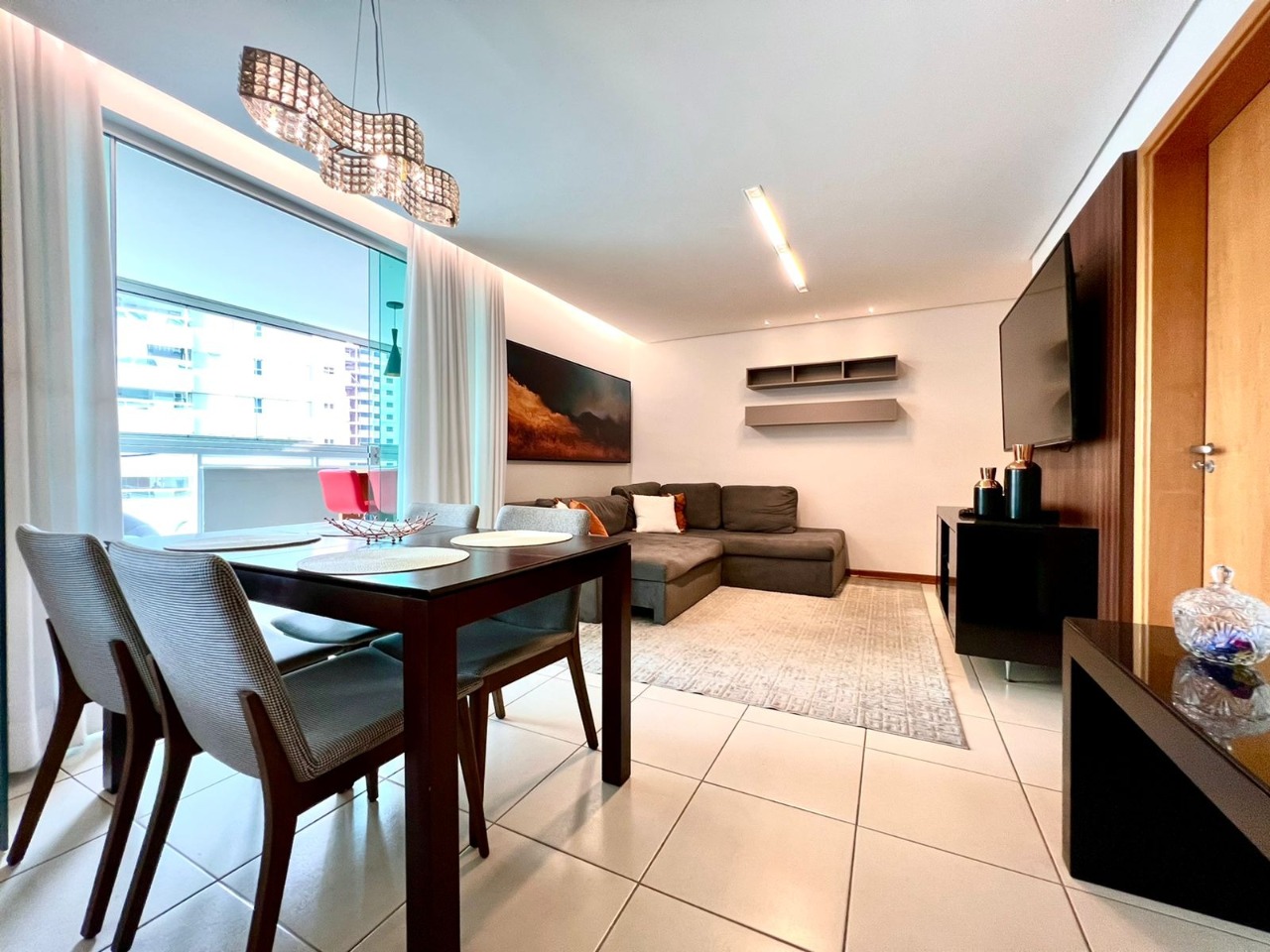 Apartamento à venda com 3 quartos, 83m² - Foto 2