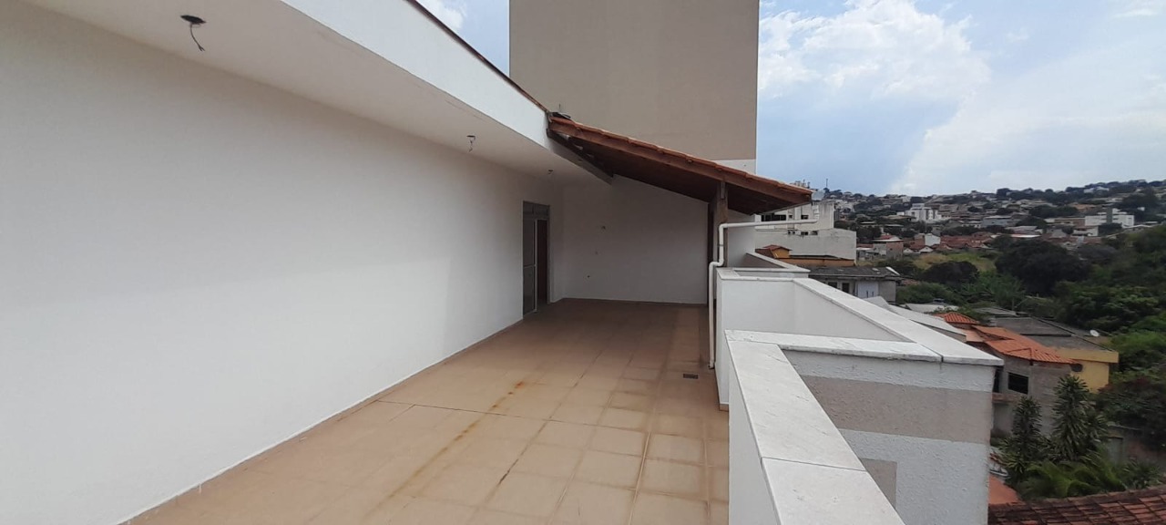 Cobertura à venda com 2 quartos, 140m² - Foto 4