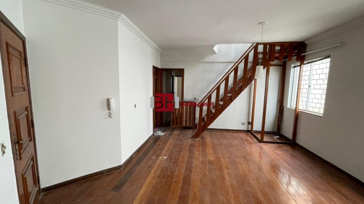 Cobertura para alugar com 4 quartos, 260m² - Foto 1