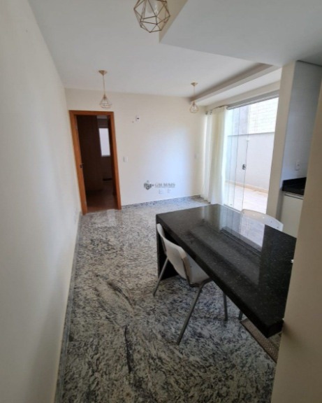 Apartamento à venda com 2 quartos, 79m² - Foto 2