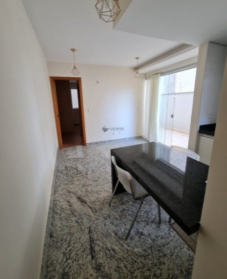 Apartamento à venda com 2 quartos, 79m² - Foto 4