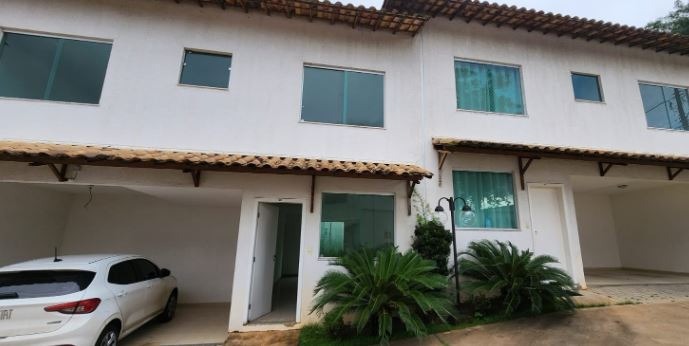 Casa à venda com 4 quartos, 172m² - Foto 1