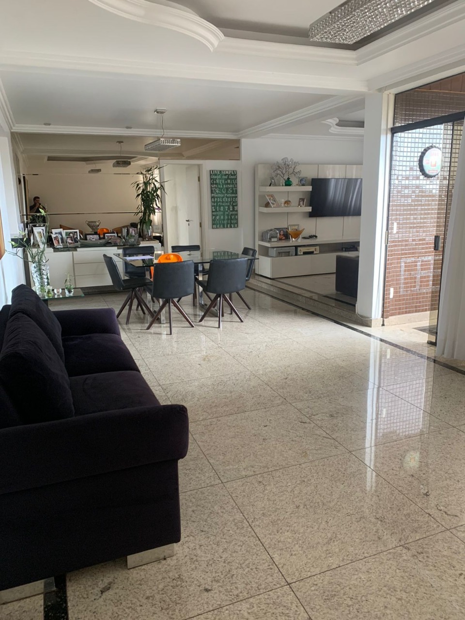 Apartamento à venda com 4 quartos, 135m² - Foto 2