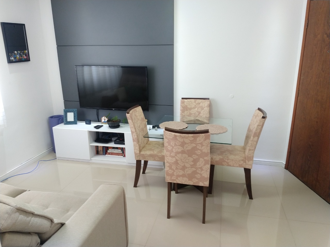 Apartamento à venda com 2 quartos, 64m² - Foto 3