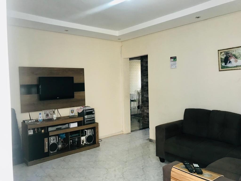 Casa à venda com 2 quartos, 124m² - Foto 1