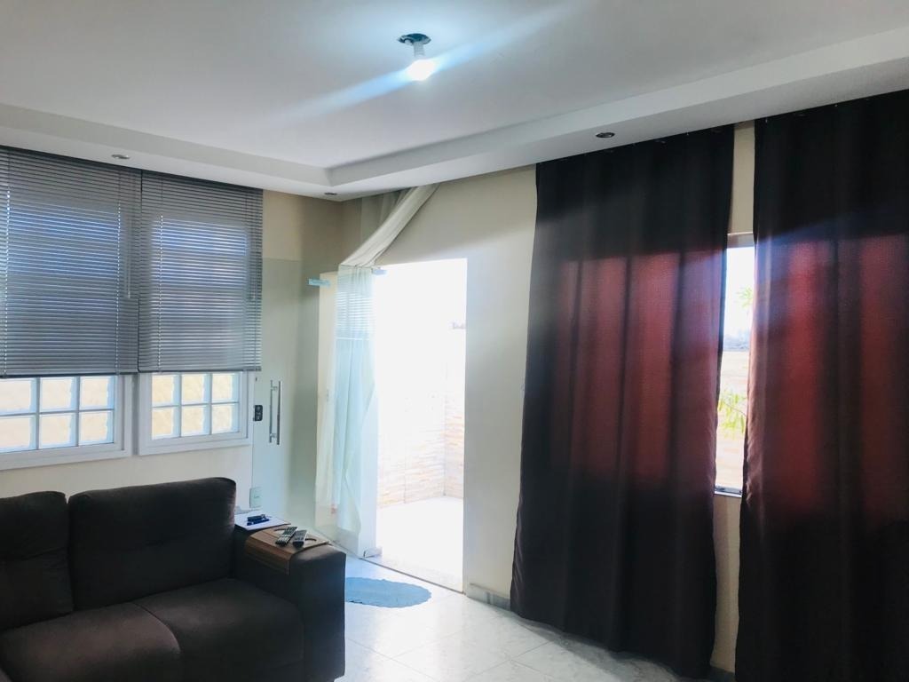 Casa à venda com 2 quartos, 124m² - Foto 2