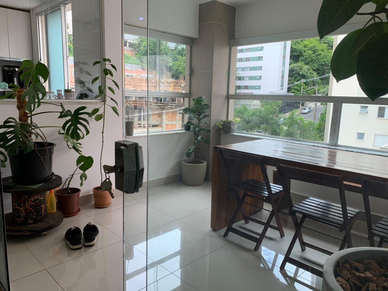 Apartamento à venda com 2 quartos, 77m² - Foto 1