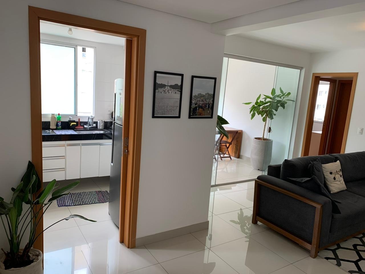 Apartamento à venda com 2 quartos, 77m² - Foto 3