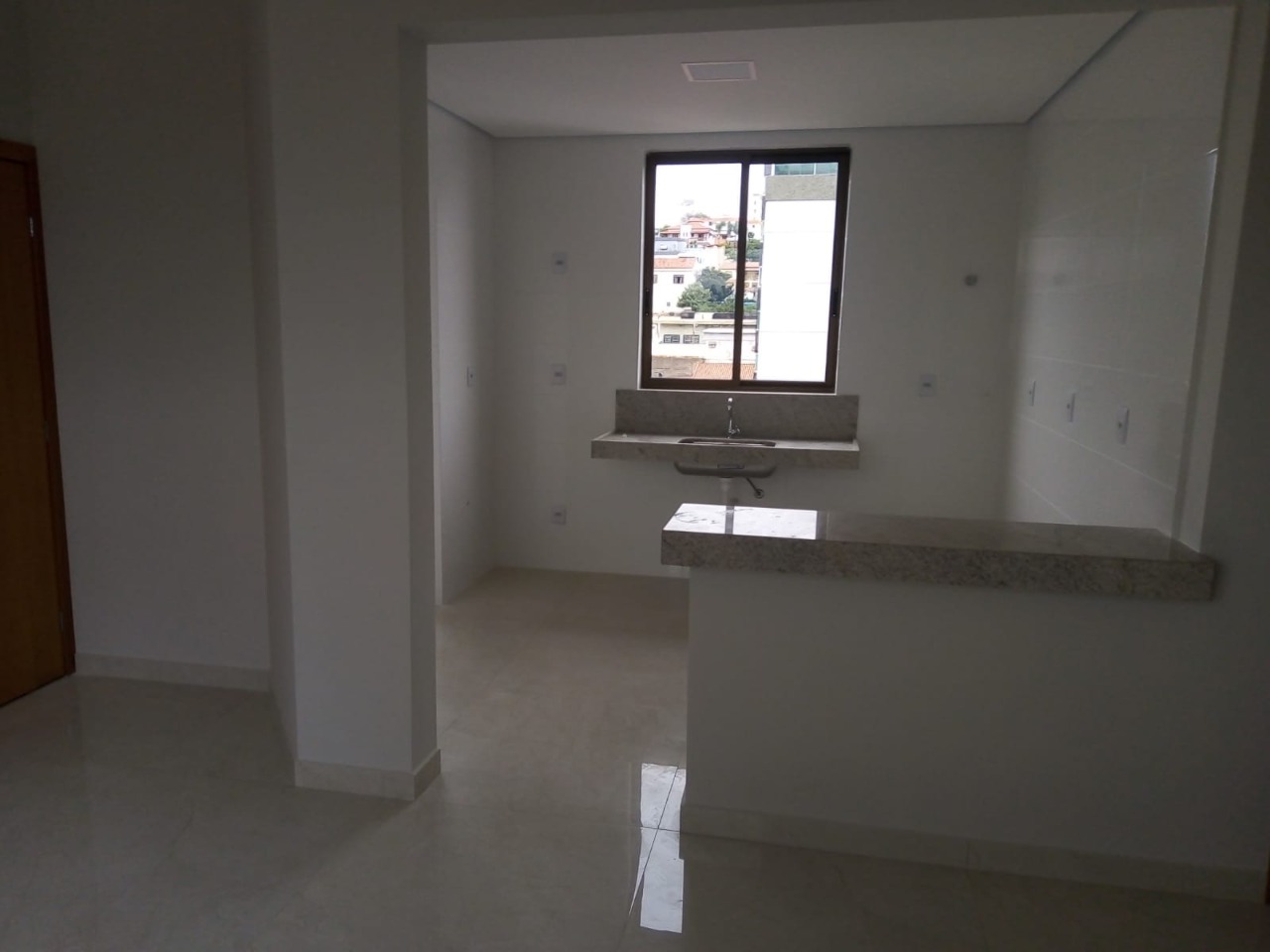 Apartamento à venda com 3 quartos, 85m² - Foto 3