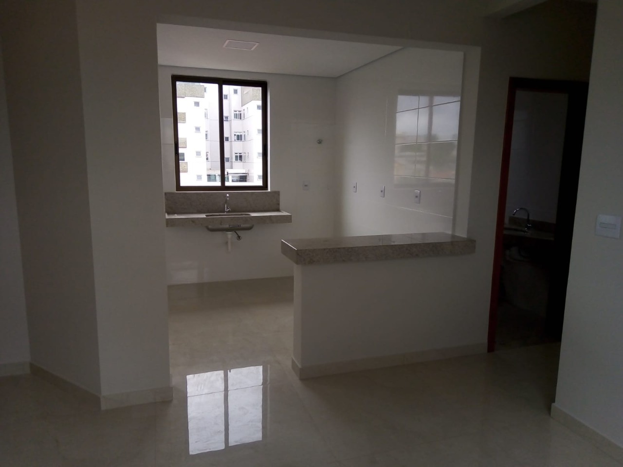 Apartamento à venda com 3 quartos, 85m² - Foto 1