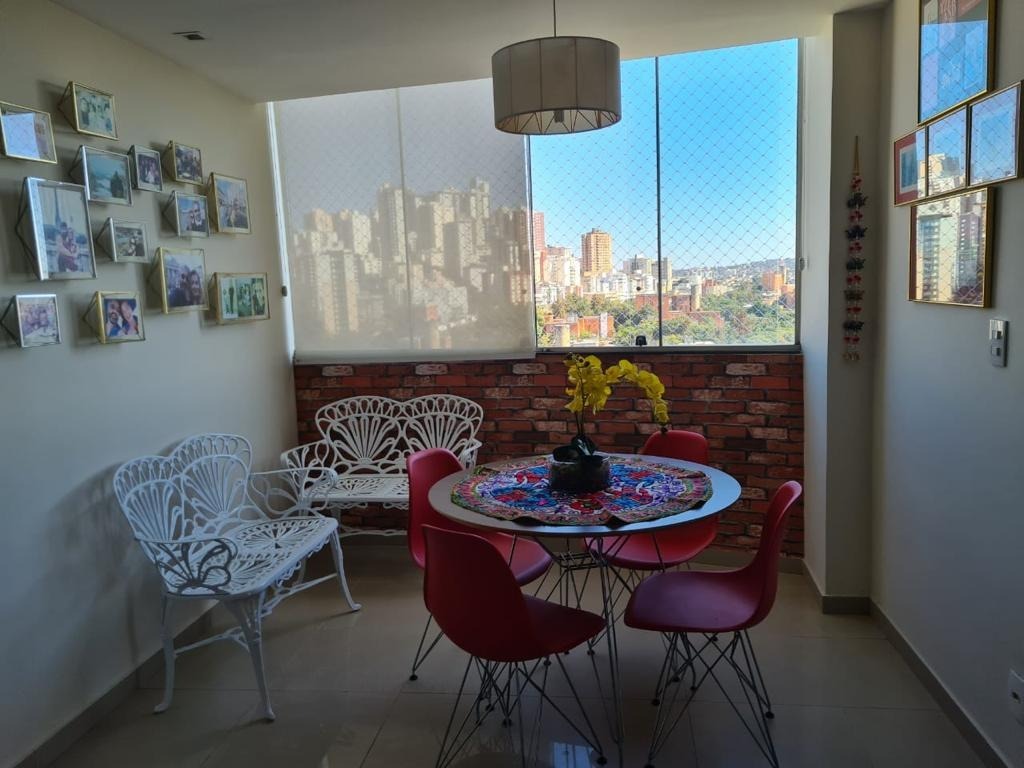 Apartamento à venda com 2 quartos, 65m² - Foto 1