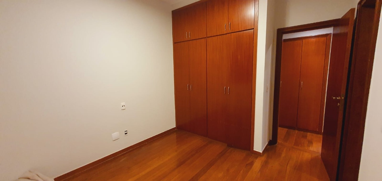 Apartamento para alugar com 4 quartos, 198m² - Foto 22