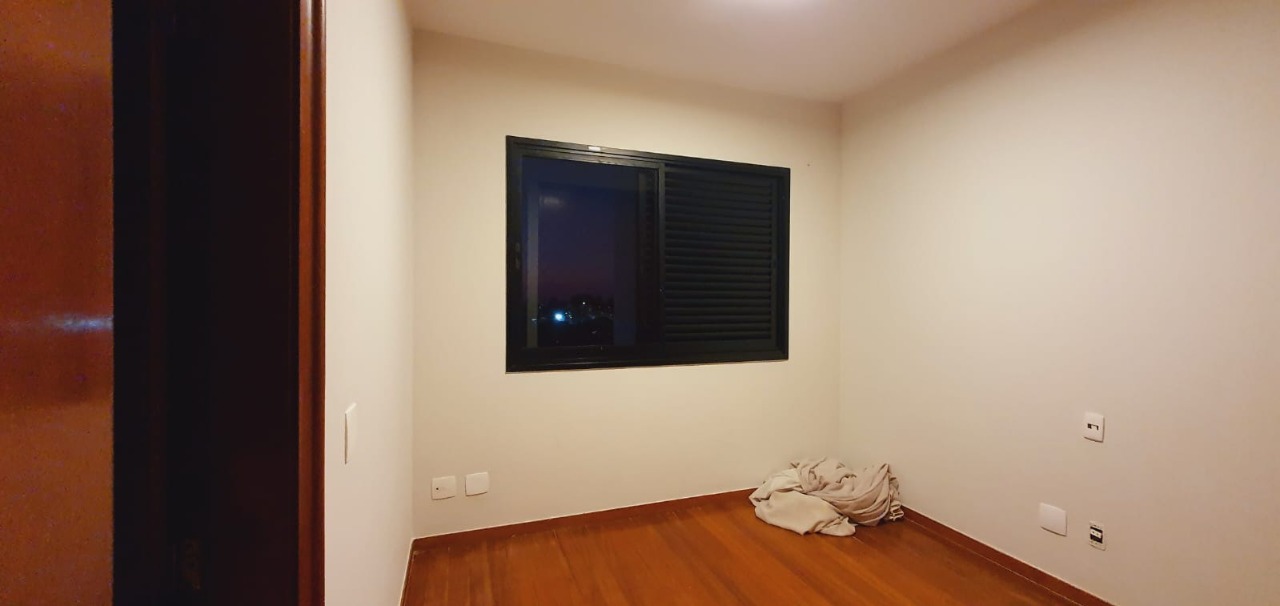 Apartamento para alugar com 4 quartos, 198m² - Foto 23