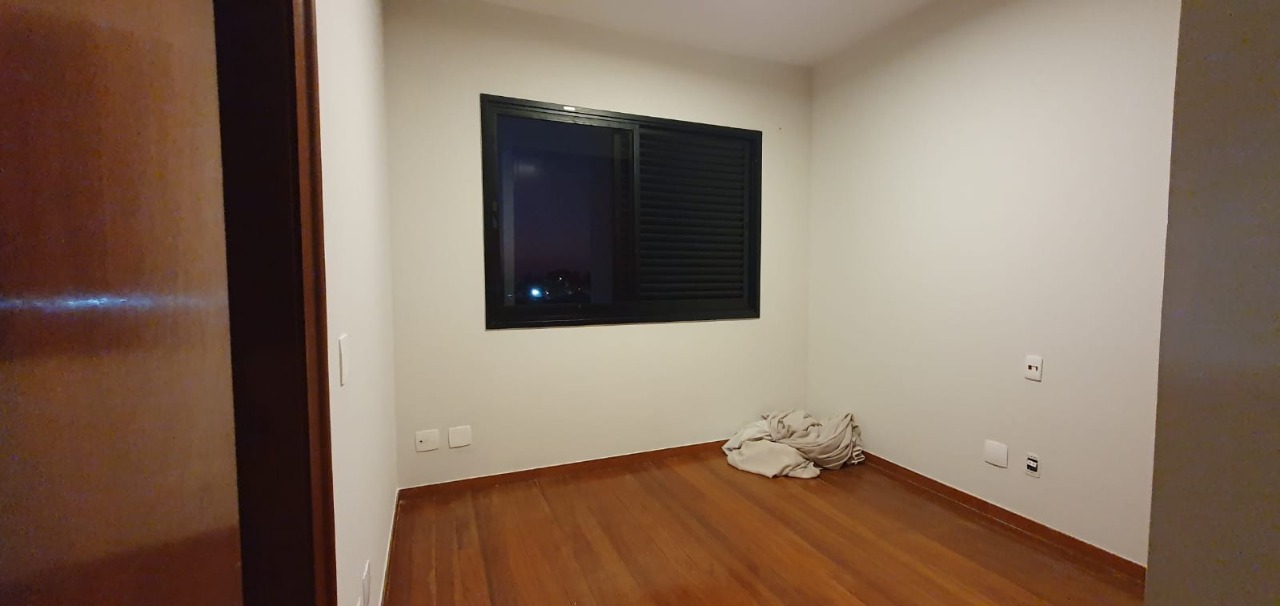 Apartamento para alugar com 4 quartos, 198m² - Foto 24