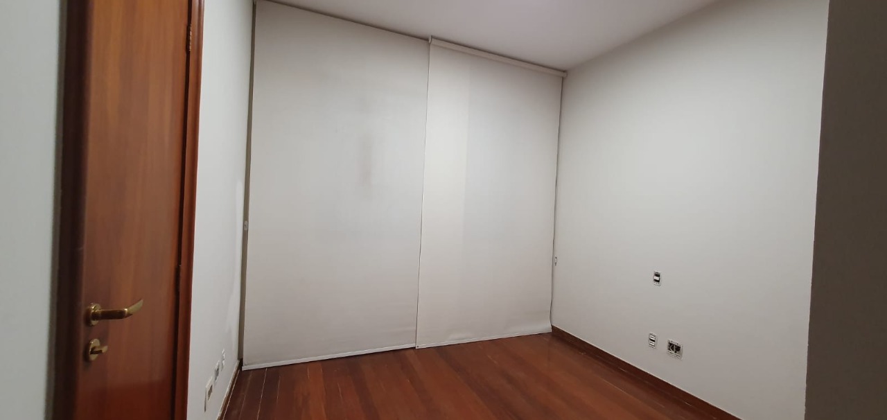 Apartamento para alugar com 4 quartos, 198m² - Foto 25