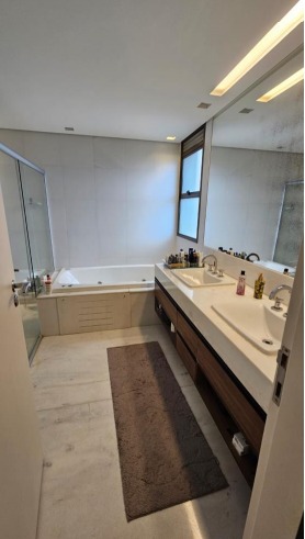 Apartamento à venda com 4 quartos, 247m² - Foto 9