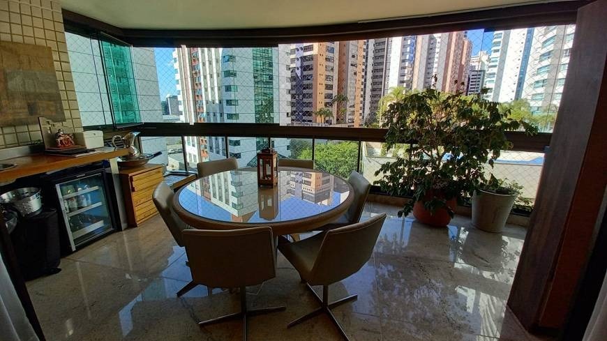 Apartamento à venda com 3 quartos, 180m² - Foto 3