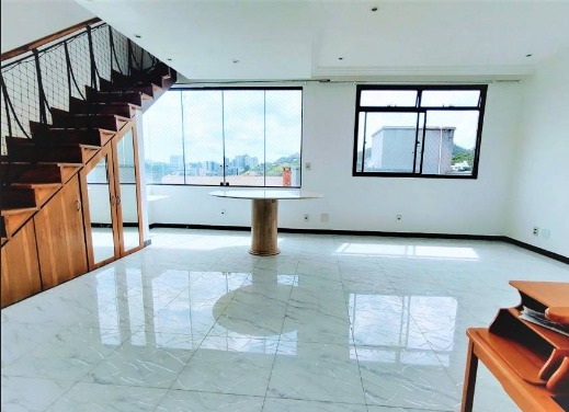 Cobertura à venda com 4 quartos, 220m² - Foto 1