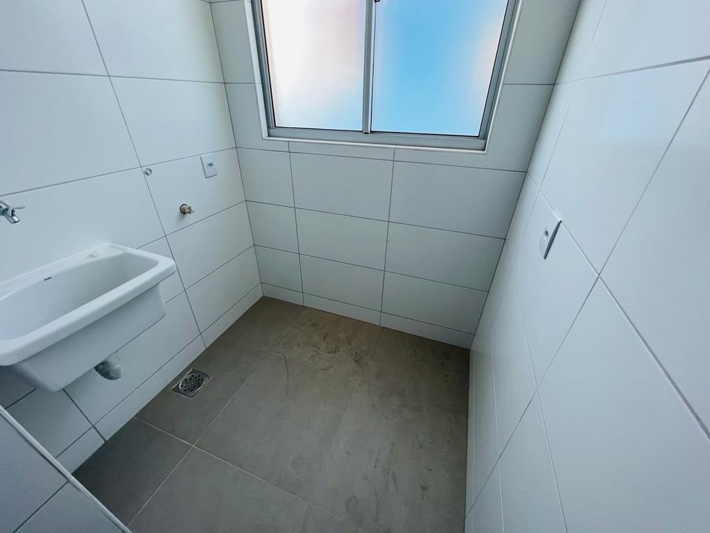 Apartamento à venda com 2 quartos, 64m² - Foto 5