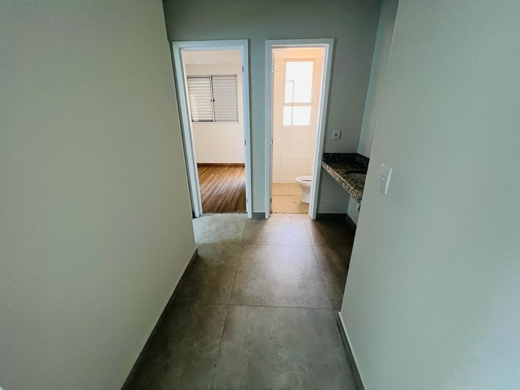 Apartamento à venda com 2 quartos, 64m² - Foto 3