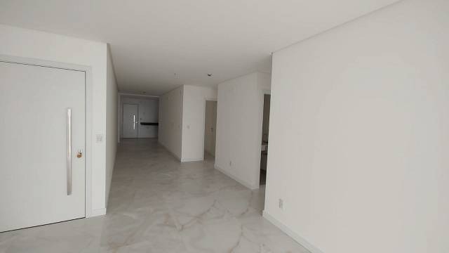 Apartamento à venda com 4 quartos, 142m² - Foto 17