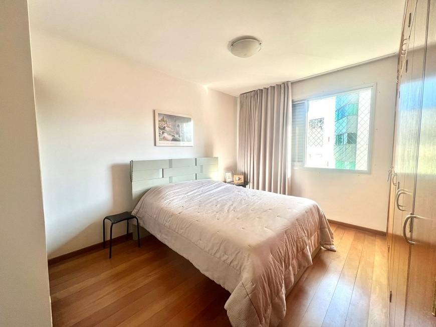 Apartamento à venda com 4 quartos, 145m² - Foto 11