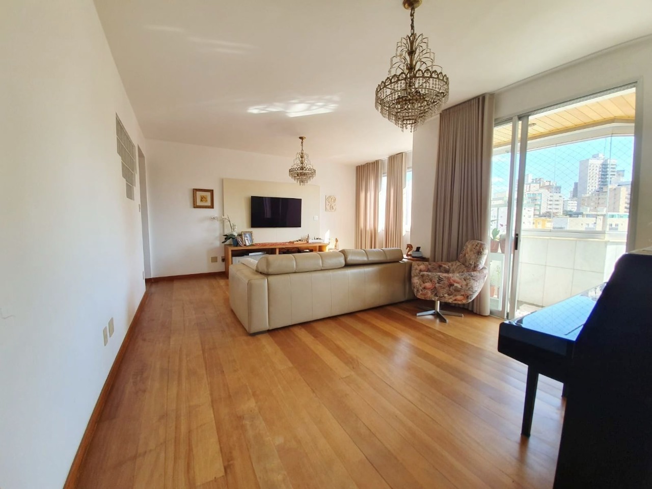 Apartamento à venda com 4 quartos, 145m² - Foto 3