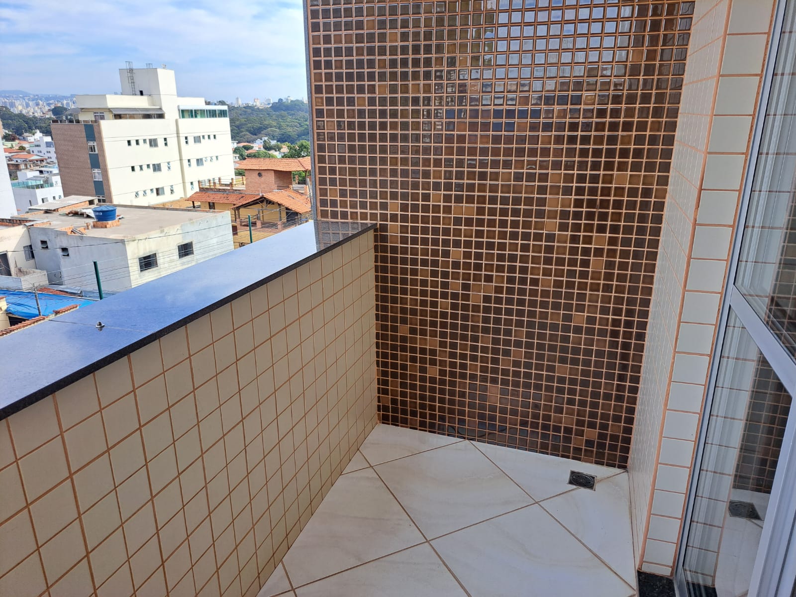 Apartamento à venda com 3 quartos, 96m² - Foto 4