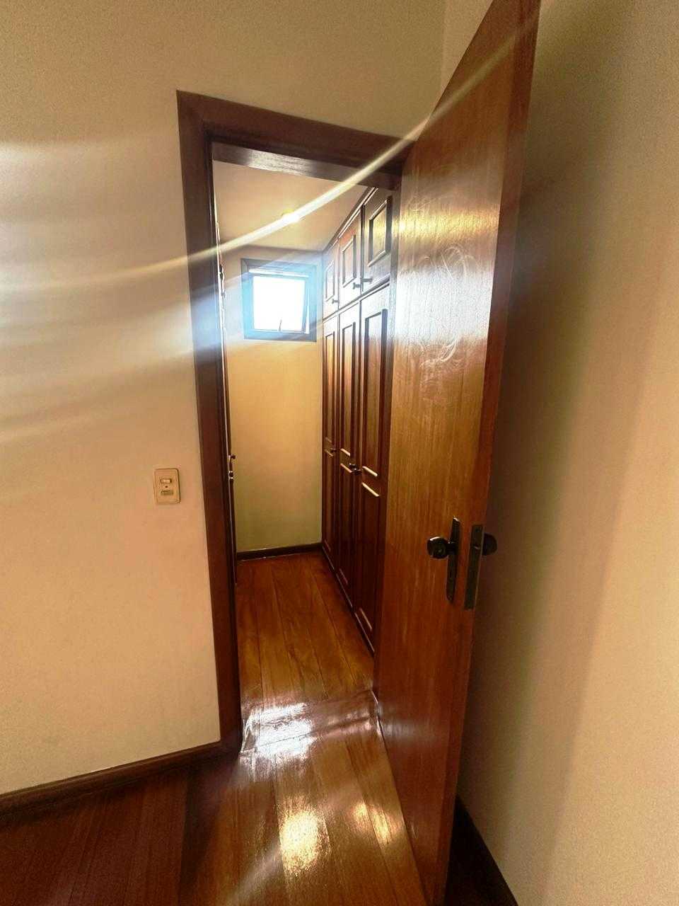 Apartamento à venda com 4 quartos, 142m² - Foto 17