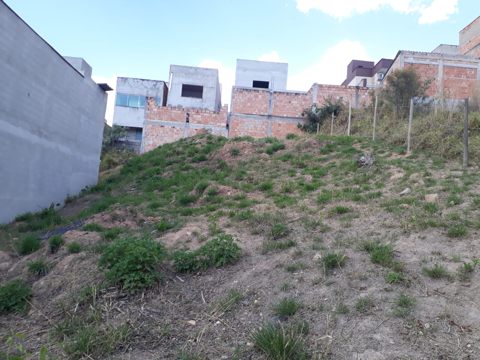 Terreno à venda, 340m² - Foto 1