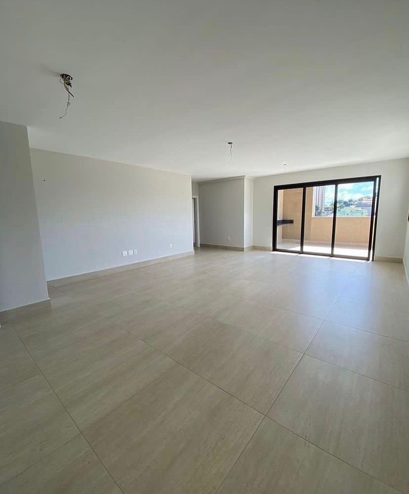 Apartamento à venda com 4 quartos, 180m² - Foto 2