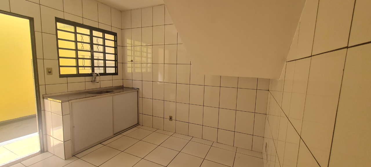 Casa para alugar com 2 quartos, 85m² - Foto 8