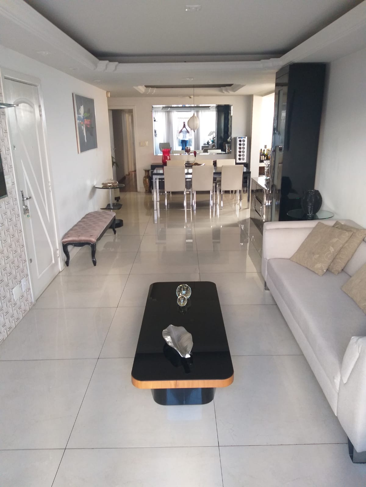 Apartamento à venda com 4 quartos, 212m² - Foto 2