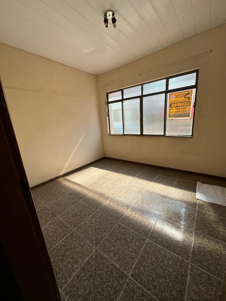 Casa à venda com 4 quartos, 147m² - Foto 4