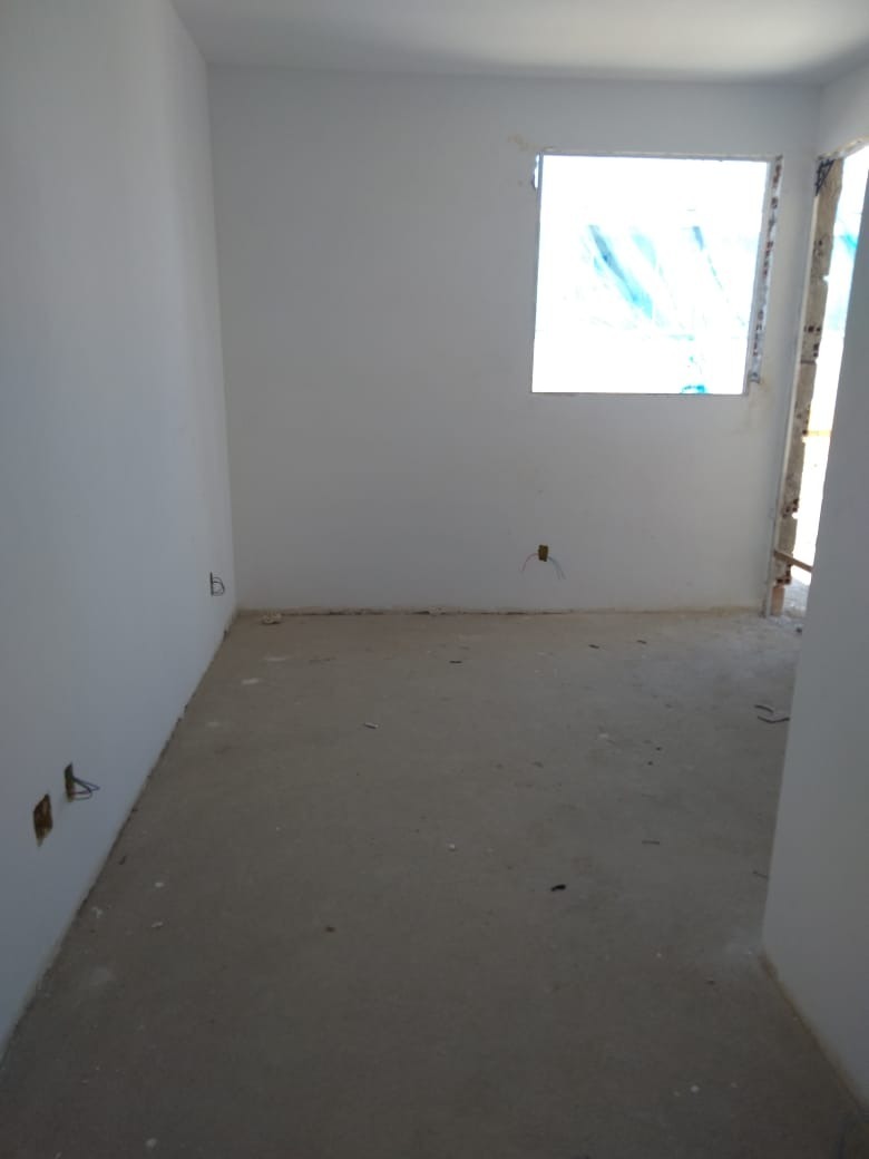 Apartamento à venda com 2 quartos, 70m² - Foto 2