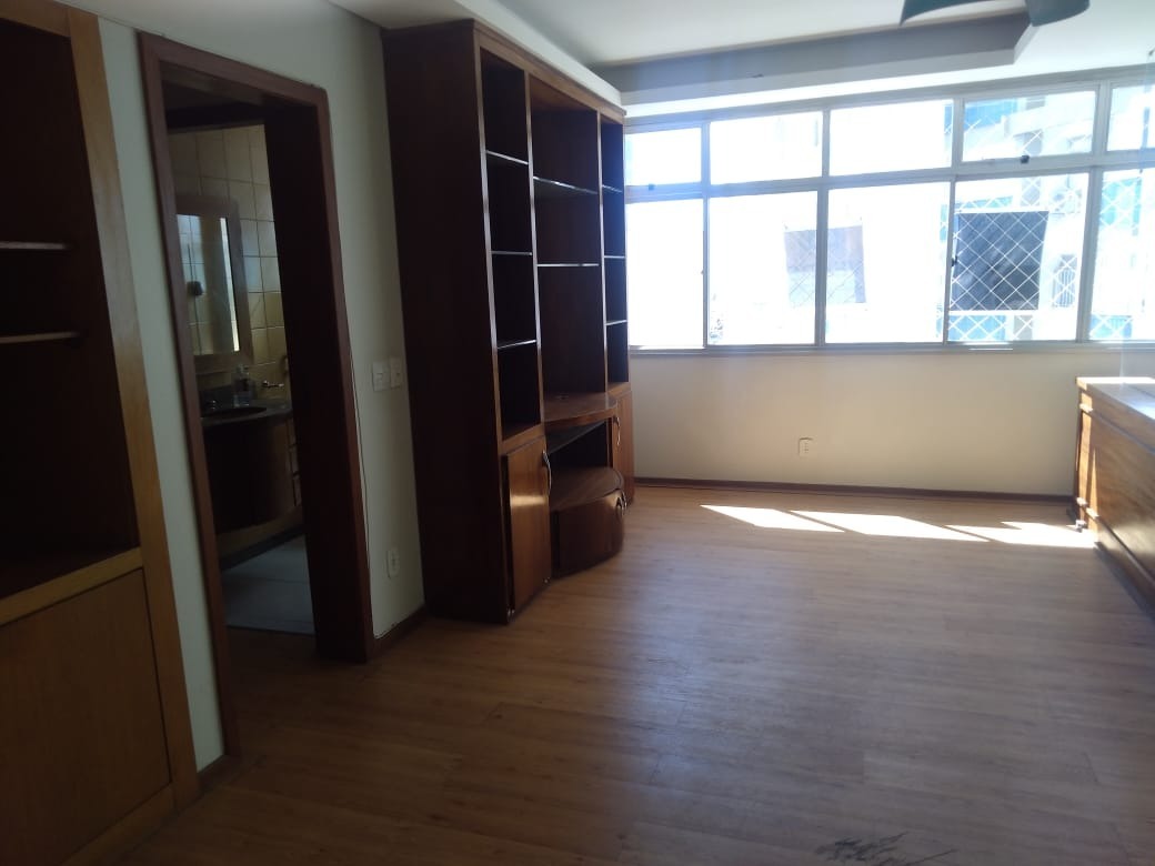 Apartamento à venda com 3 quartos, 100m² - Foto 1