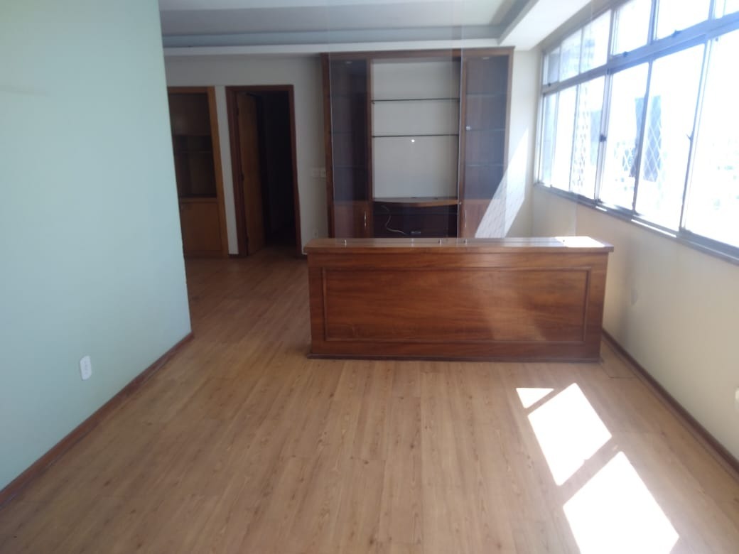 Apartamento à venda com 3 quartos, 100m² - Foto 2