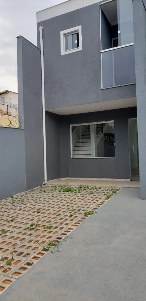 Casa à venda com 2 quartos, 146m² - Foto 1