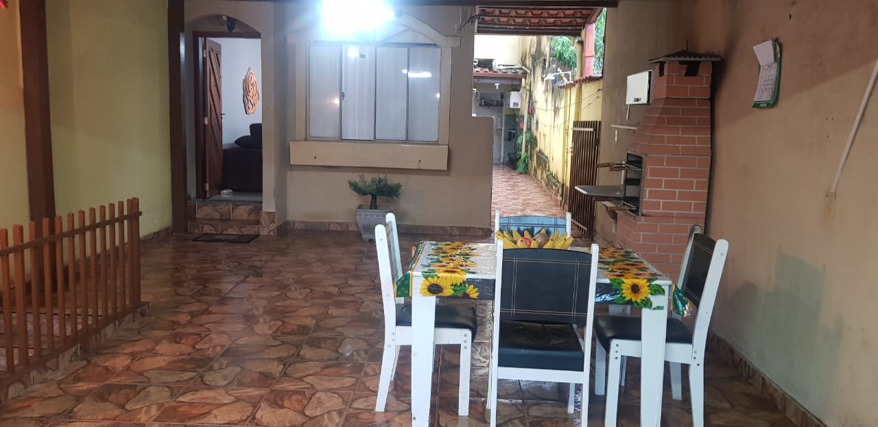 Casa à venda com 3 quartos, 190m² - Foto 2