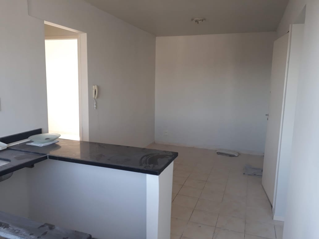 Apartamento à venda com 3 quartos - Foto 2