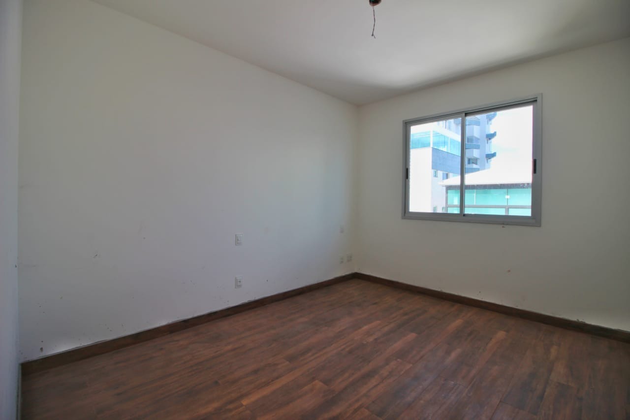 Apartamento à venda com 3 quartos, 103m² - Foto 2