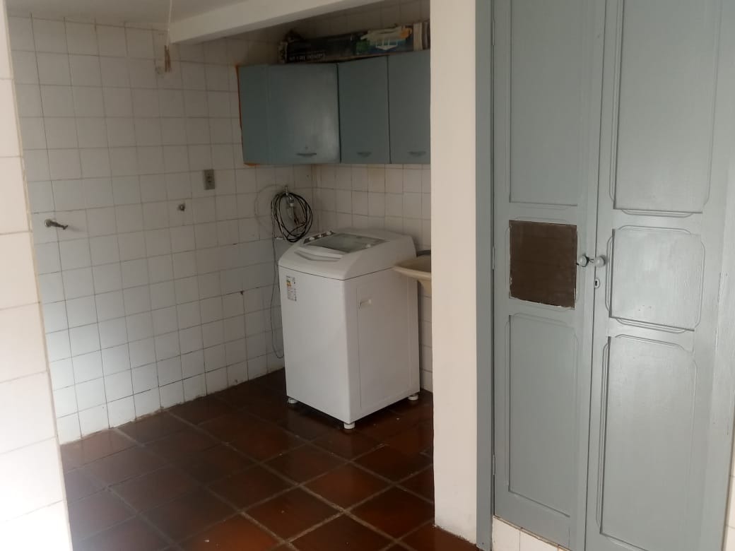 Casa à venda com 4 quartos, 300m² - Foto 8