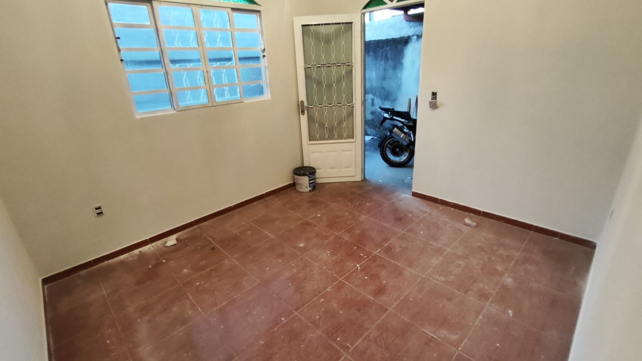 Casa à venda com 2 quartos, 360m² - Foto 5