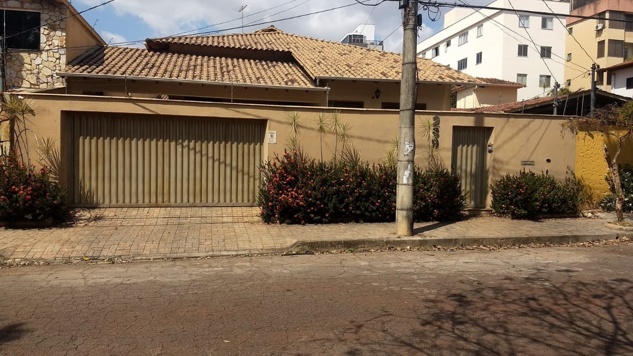 Casa à venda com 3 quartos, 420m² - Foto 2