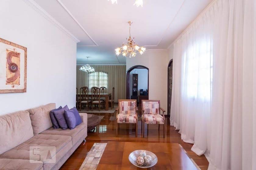 Casa à venda com 4 quartos, 360m² - Foto 1