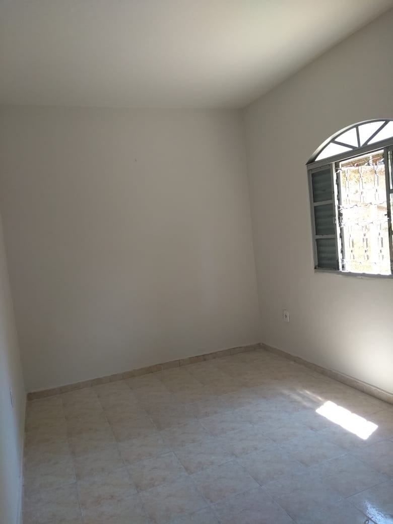 Casa à venda com 5 quartos, 220m² - Foto 7